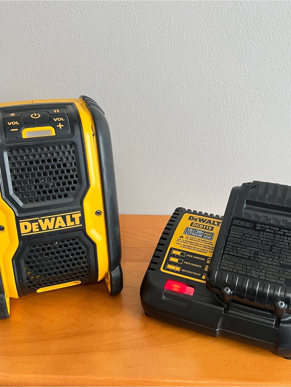 Dewalt speaker Portable Bluetooth Jobsite Speaker dewalt battery pack